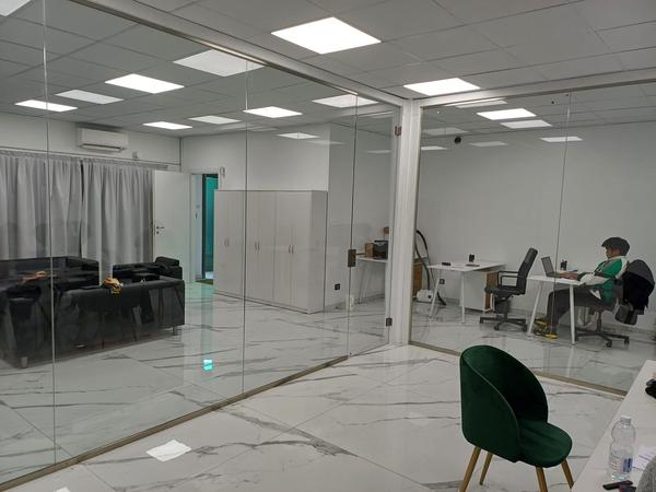 Vetrata scorrevole o porta interna in vetro - Vetreria Allais Torino